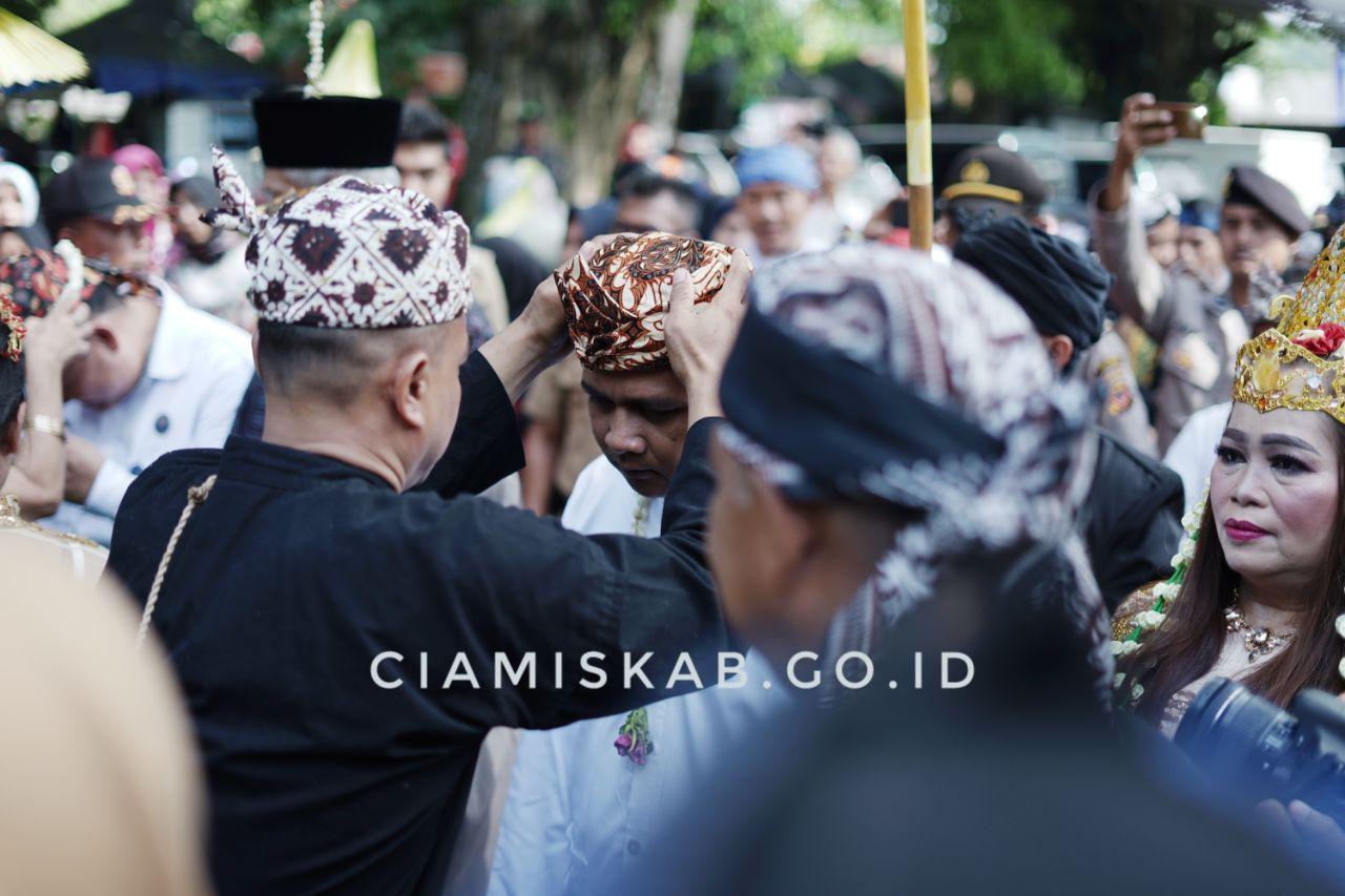 UPACARA ADAT NGIKIS DI KABUPATEN CIAMIS