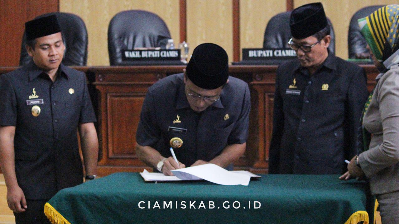 Rapat Paripurna DPRD Dalam Acara Penetapan Kesepakatan Bersama DPRD Terhadap Rancangan Awal RPJMD Kabupaten Ciamis Tahun 2019-2024