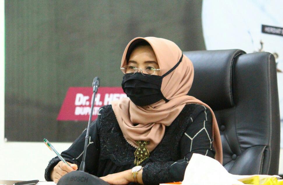 Ketua TP PKK Kabupaten Ciamis Ikuti Sosialisasi Gerakan Gebrak Masker