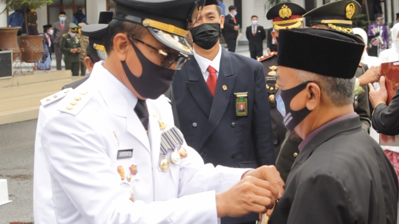 103 ASN Pemkab Ciamis Peroleh Satyalancana Karya Satya