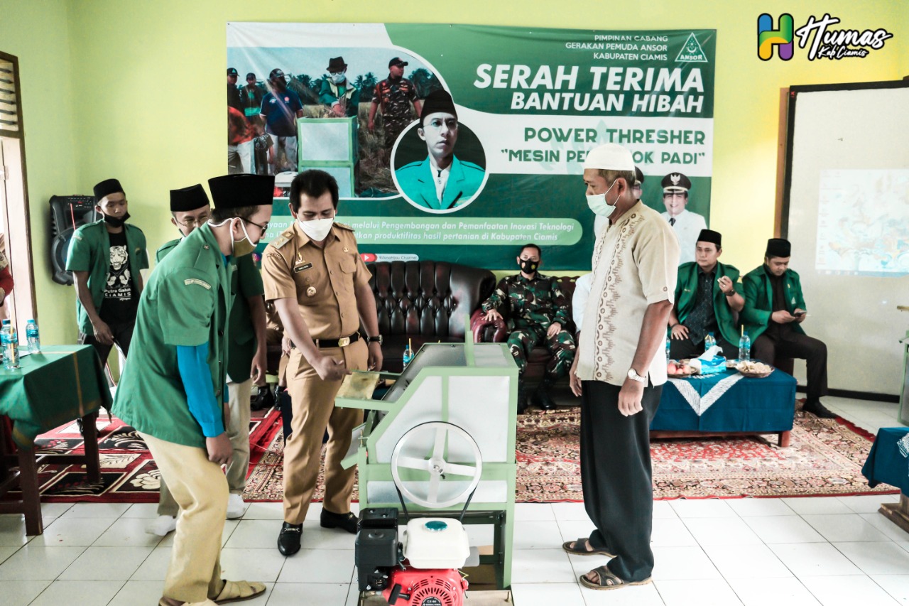 Tingkatkan Kesejahteraan Petani, Wakil Bupati Ciamis Serahkan Bantuan Alat Mesin Pertanian