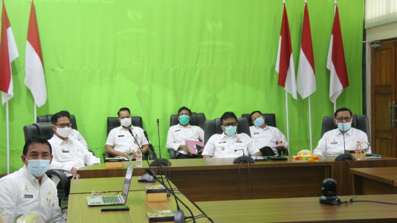 Bupati Ciamis Ikuti Penandatanganan Pemberian  Pinjaman (PEN) Daerah Provinsi Jawa Barat 2021 Secara Virtual