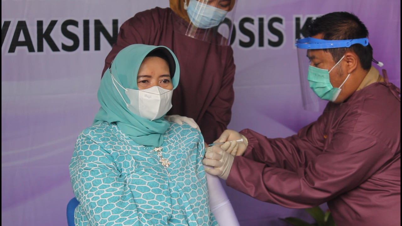 Sempurnakan Kekebalan, Nakes dan 10 Tokoh Publik Ciamis, Rampungkan Vaksinasi Covid-19 tahap  Ke-2