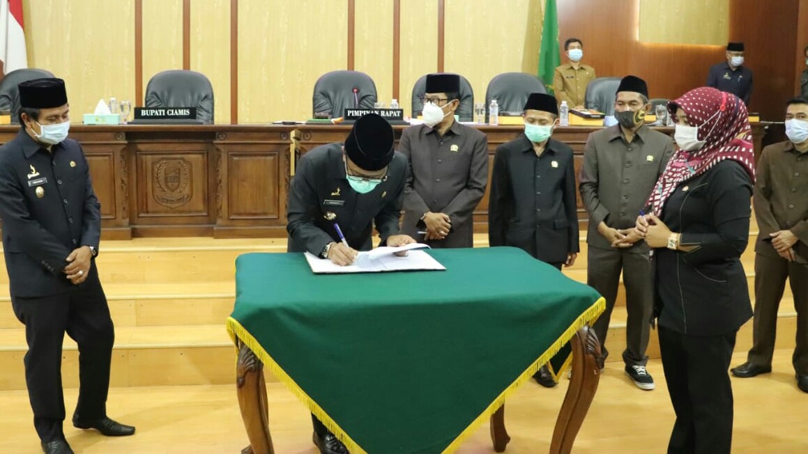 Bupati Ciamis Hadiri Rapat Paripurna Perihal Perubahan RPJMD Tahun 2019-2024.
