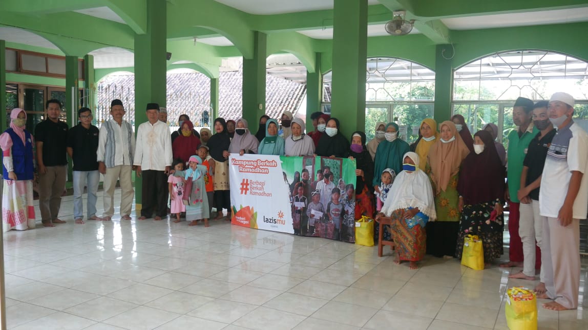 Selenggarakan Kampung Berkah Lazismu Ciamis Bagi Kado Berkah dan Infaq