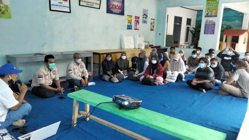 Sambil Ngabuburit, Forum Pemuda Dusun Singandaru Ikuti Penyuluhan Bahaya Narkoba