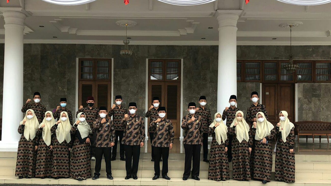 Bupati Herdiat Lepas Kafilah STQH Ke-17 Provinsi Jawa Barat