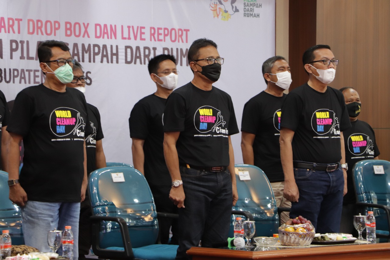 Peringati World Clean Up Day, Bupati Ciamis Launching Smart Drop Box