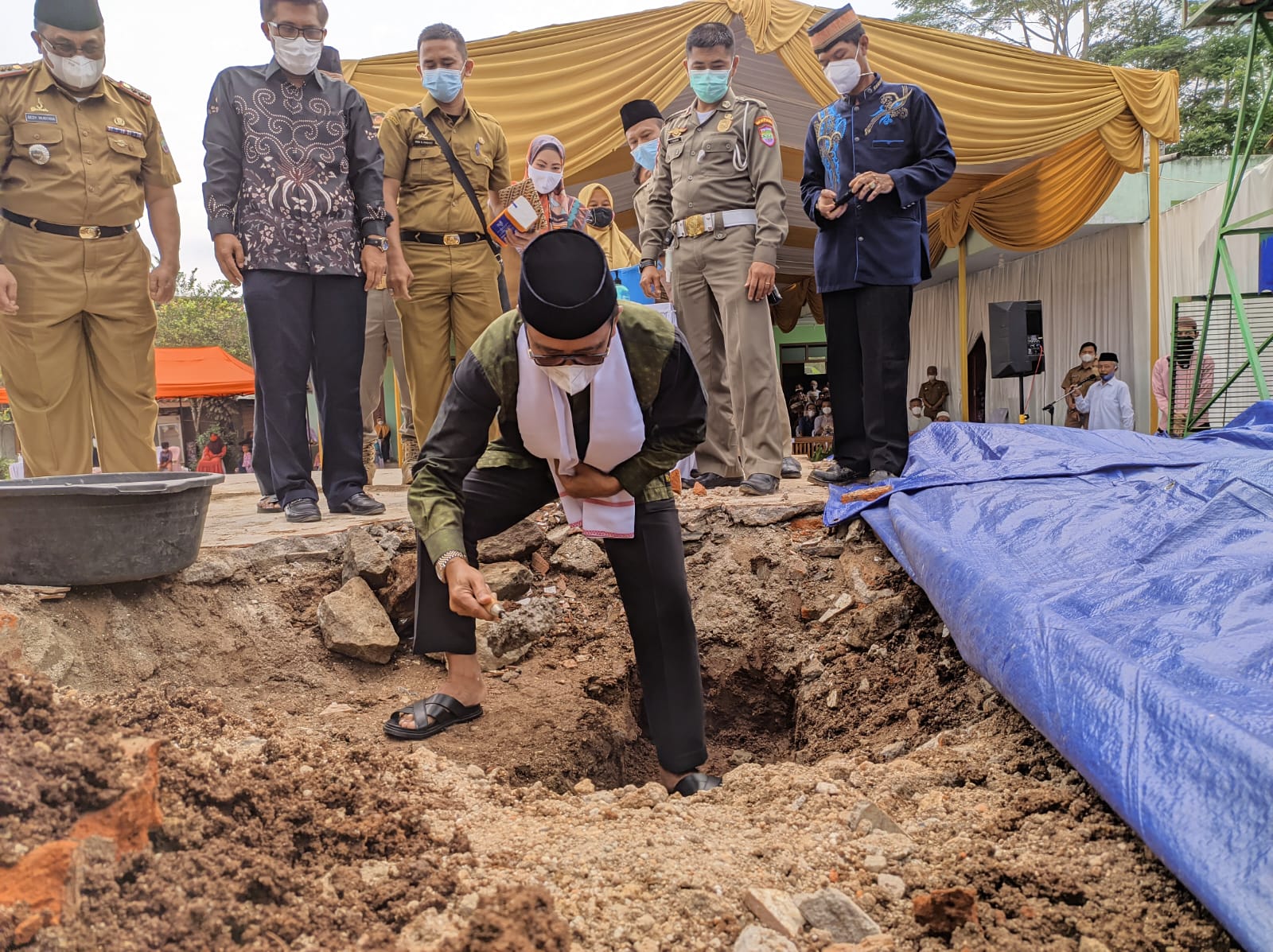 Bupati Ciamis Letakan Batu Pertama Renovasi Mesjid Asy-Syifa