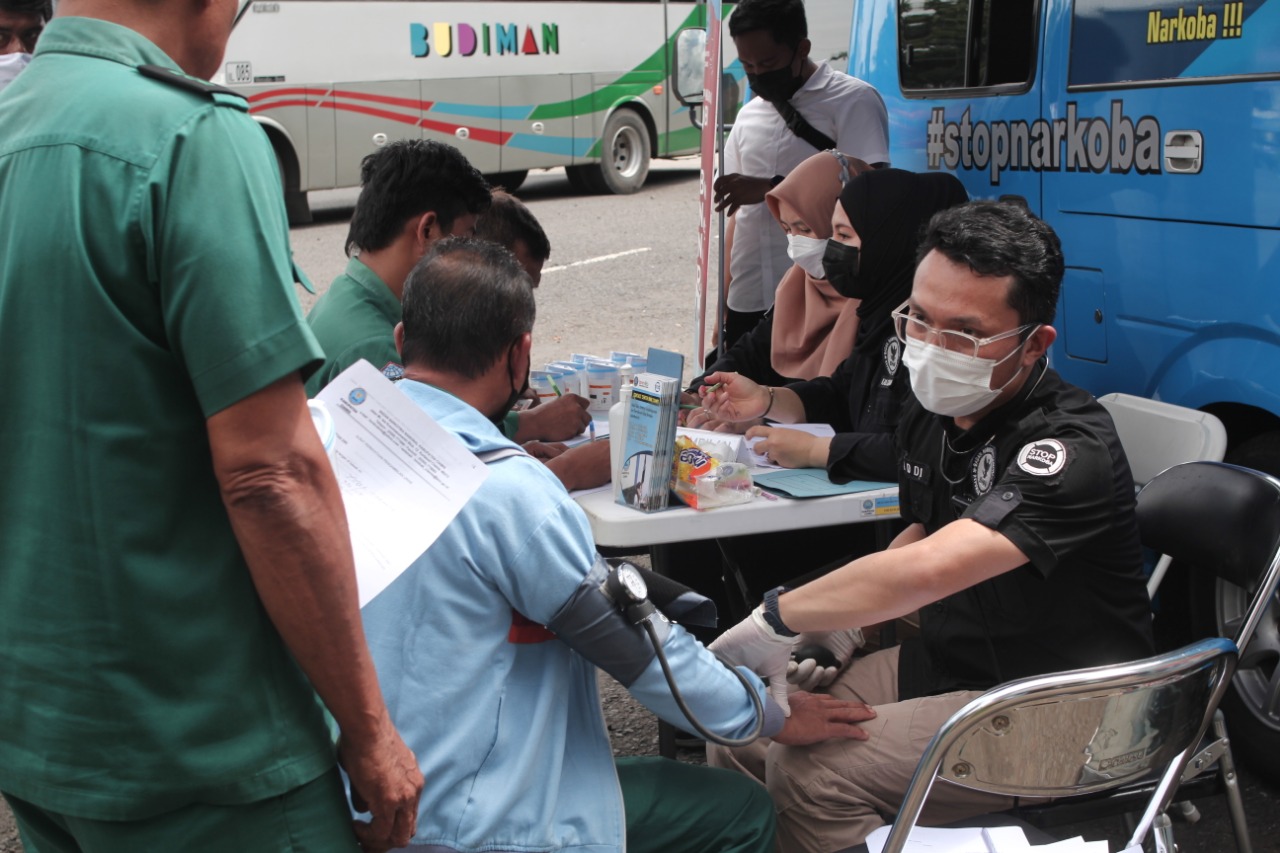 Jelang Nataru, Dishub dan BNNK Ciamis Gelar Ram Check dan Test Urine Awak Kendaraan
