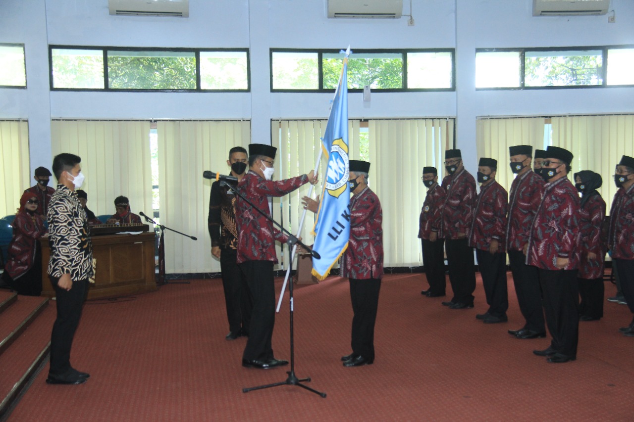 Bupati Herdiat Kukuhkan Pengurus Lembaga Lanjut Usia Indonesia Kabupaten Ciamis