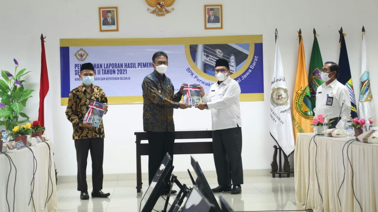 Pemkab Ciamis Menerima Laporan Hasil Pemeriksaan Kepatuhan Atas Belanja Daerah Tahun 2021 dari BPK RI