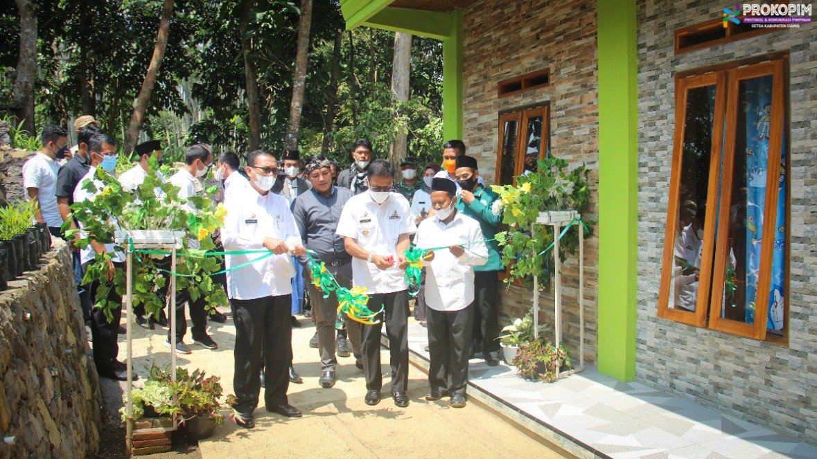 Bupati Ciamis Resmikan Asrama Santri Yayasan Hikmah Cendekia