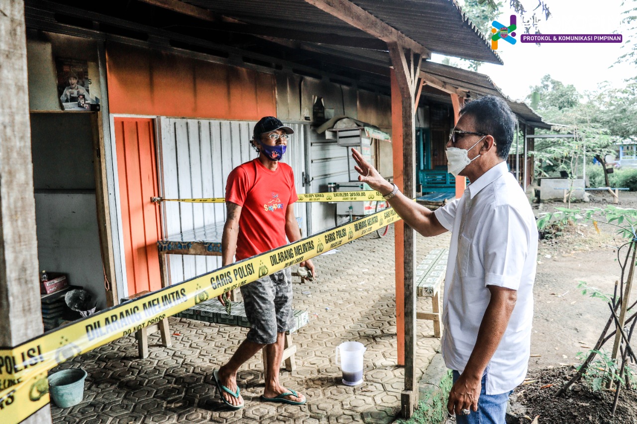 Tinjau Kios Kawasan Manganti yang Terbakar, Bupati Ciamis Beri Bantuan ke Pedagang Terdampak