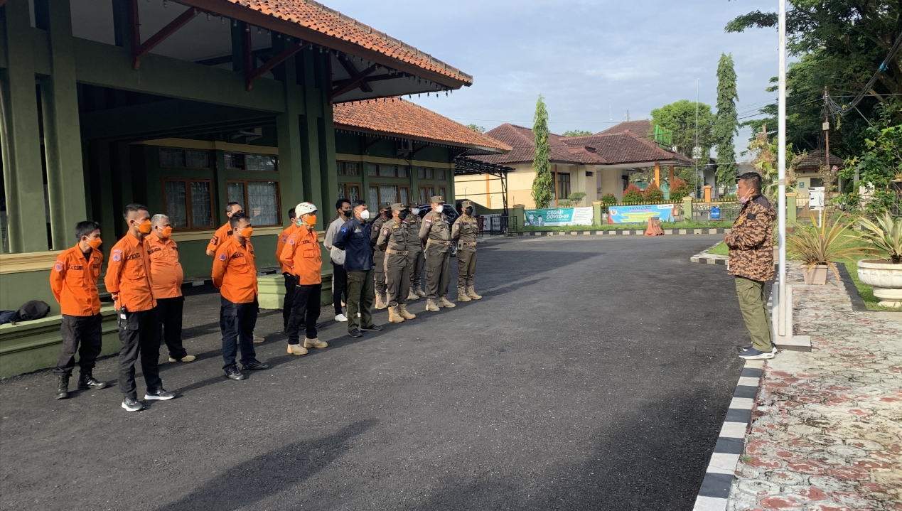 Dalam Rangka Sosialisasi dan Edukasi Kepatuhan Terhadap Protokol Kesehatan 5M Sekretaris Satgas Kabupaten Ciamis Kembali Instruksikan Tim Gabungan Woro-Woro Prokes 5M.
