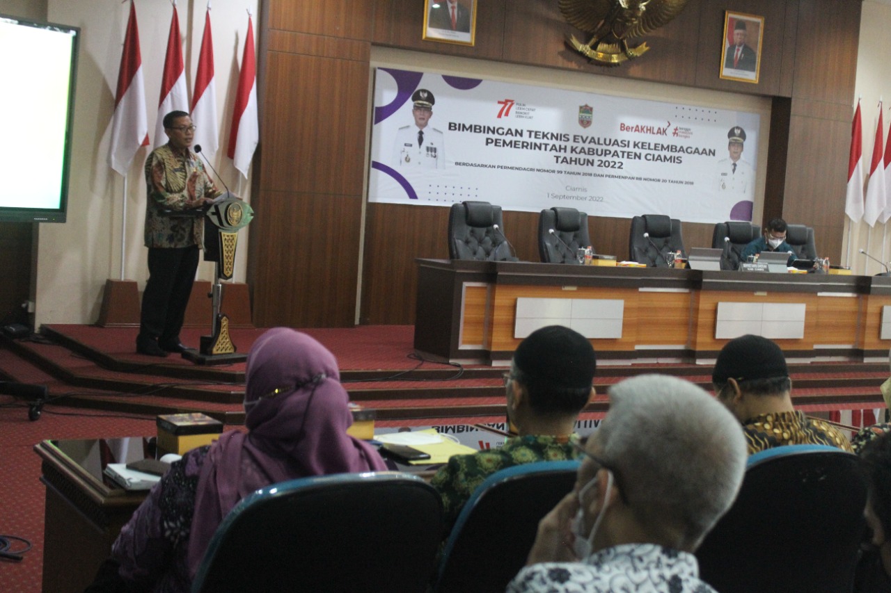 Sekda Ciamis Buka Kegiatan Bimtek Evaluasi Kelembagaan Pemerintah Kabupaten Ciamis