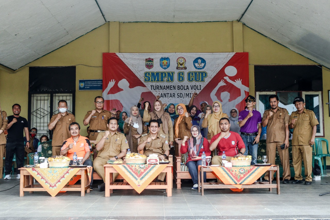 Buka Turnamen Bola Voli Putra Antar SD, Wabup Ciamis Harapkan Jiwa Sportivitas Dapat Ditanamkan Sejak Dini