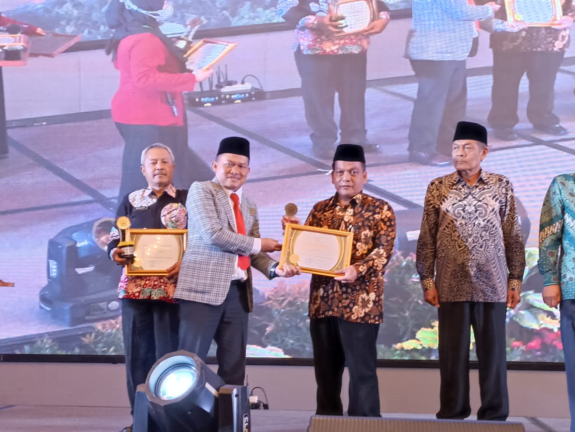 Bupati Ciamis Herdiat Sunarya Peroleh Anugerah Baznas Jabar Award Tahun 2022