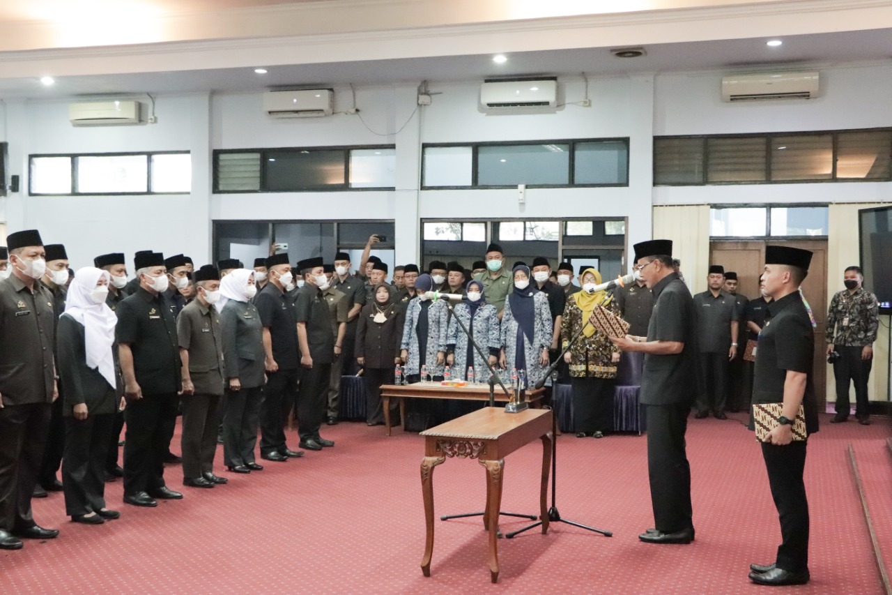 Lantik Jabatan Administrator dan Jabatan Pengawas Baru Sebanyak 31 Orang, Bupati Ciamis berpesan layani masyarakat dengan baik