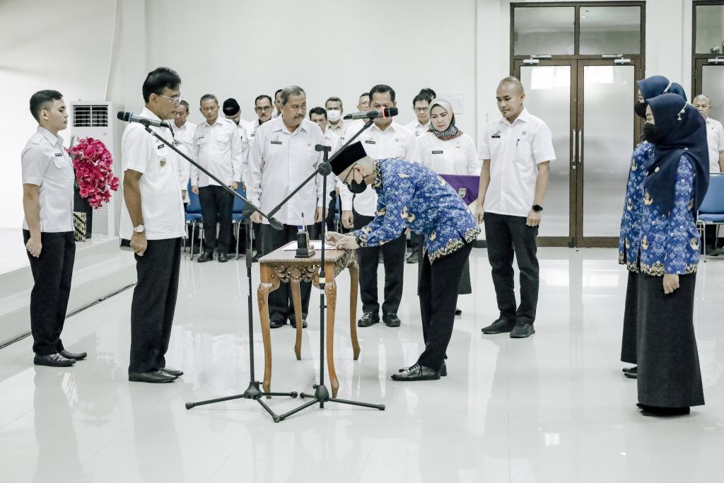 Bupati Ciamis H. Herdiat Resmi Kukuhkan 163 CPNS menjadi PNS, Bupati : ASN Tidak Akan Hebat Tanpa Kebersamaan Masyarakat