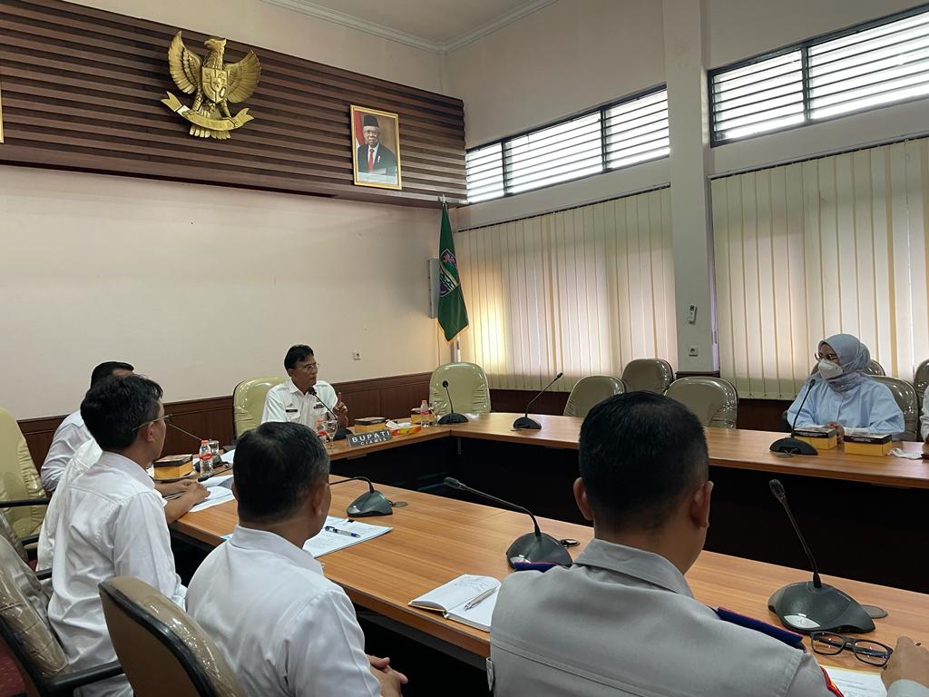 Tegas Soroti Penataan Infrastruktur Pasif Telekomunikasi Khusus Tiang dan Kabel FO, Bupati Ciamis Berikan Tempo 2-3 Bulan Untuk Dibenahi