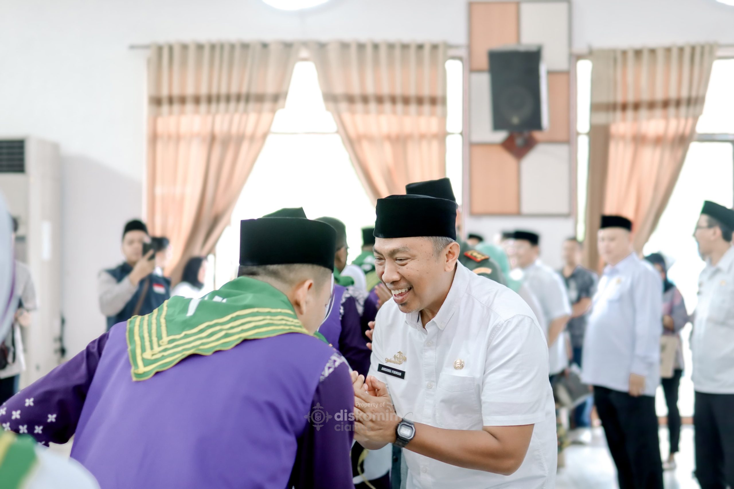 Lepas 432 Jemaah Calon Haji, Sekda Ciamis Berpesan Jaga Kesehatan dan Do’akan Kemajuan Daerah