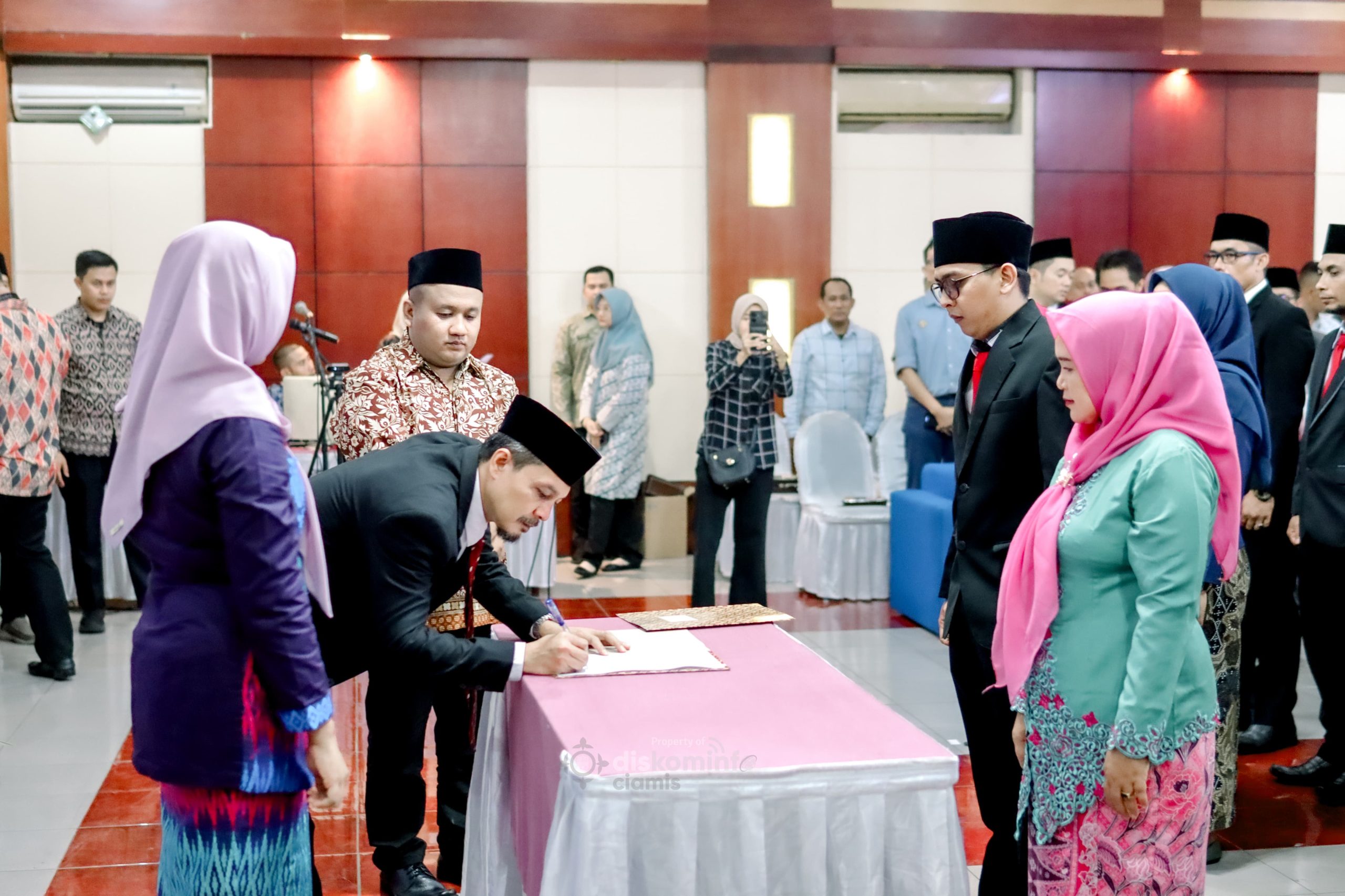 Pelantikan Panwaslu Kecamatan se-Kabupaten Ciamis : Bawaslu Siap Sukseskan Pilkada 2024