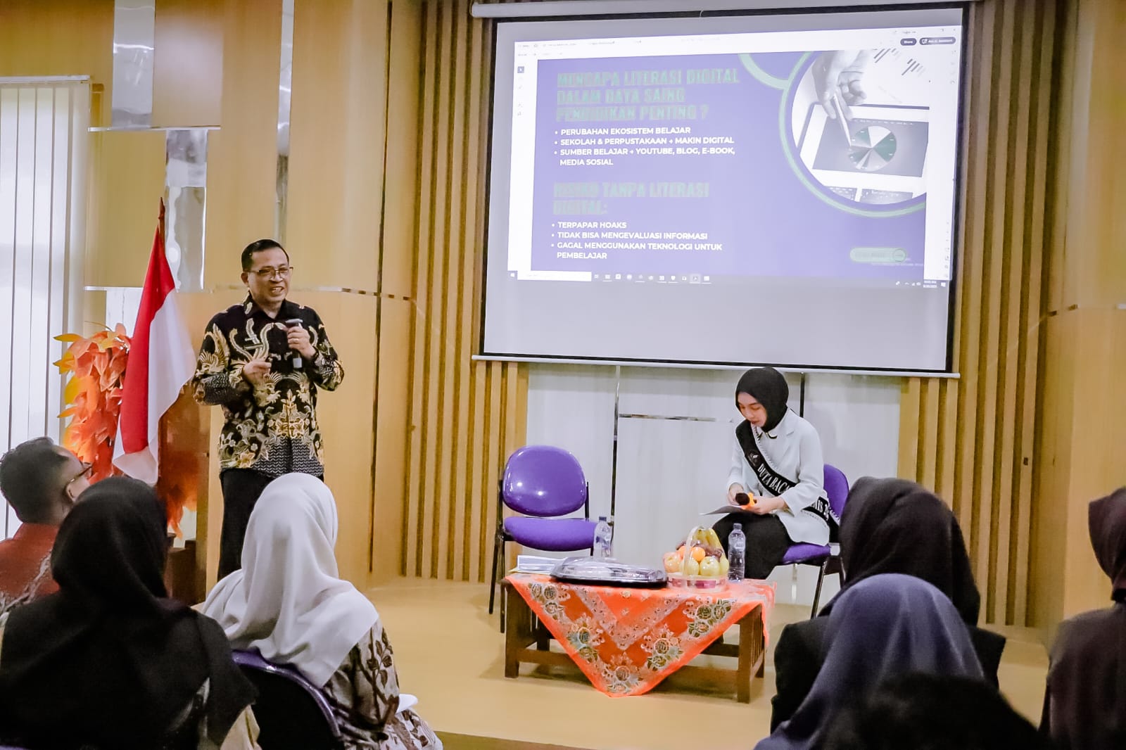 Diskominfo Edukasi Peserta Bimtek Literasi Informasi: Cerdas Mengelola dan Menyaring Informasi