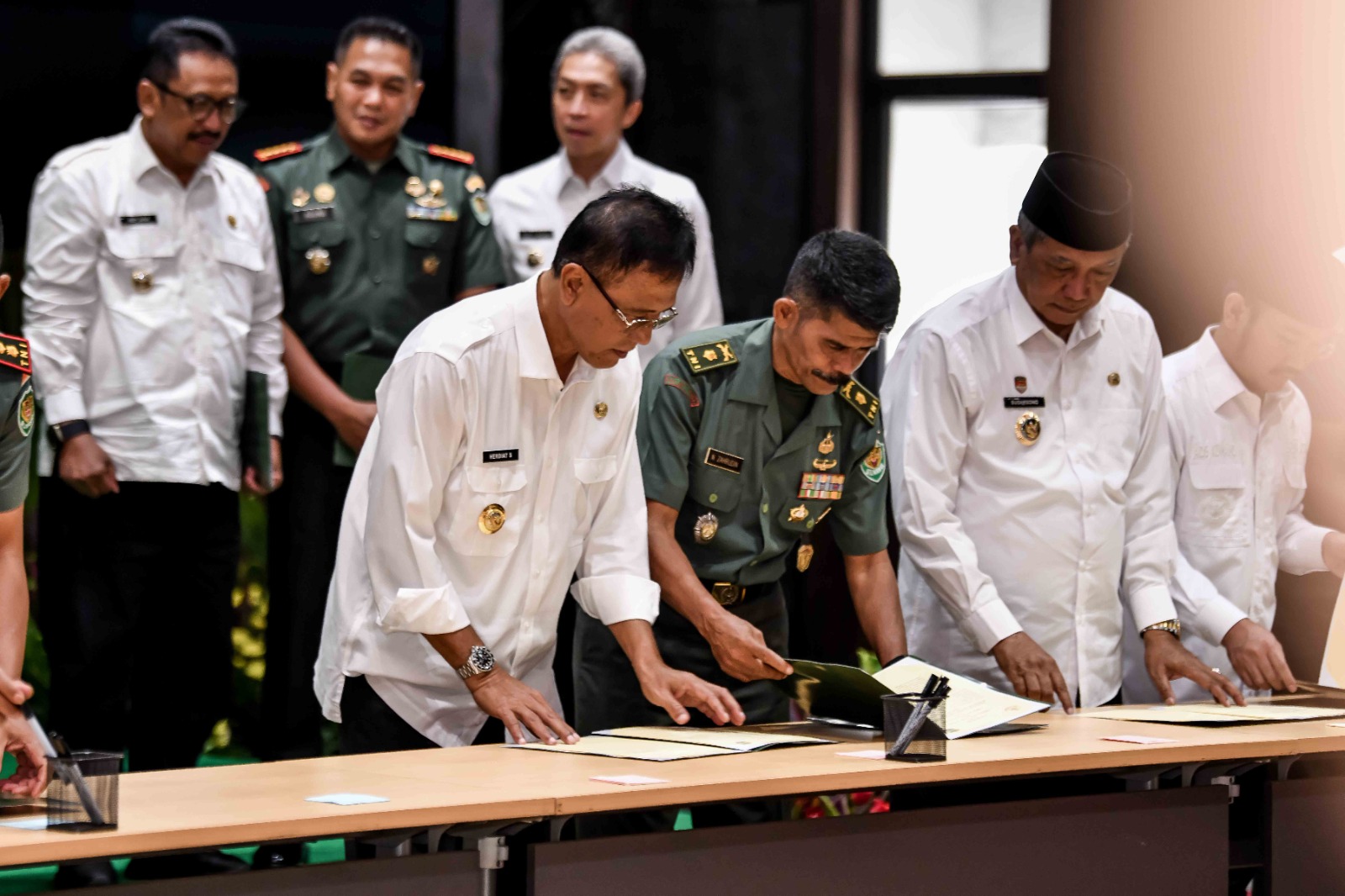 Bupati Ciamis Tandatangani Komitmen Strategis Dukung Pembangunan Jawa Barat Bersama TNI AD