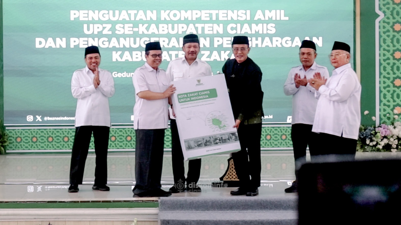 Terima Penghargaan Sebagai Kepala Daerah Penggerak Zakat Terbaik Nasional, Bupati Ciamis : Penghargaan Ini Cocoknya Buat Masyarakat